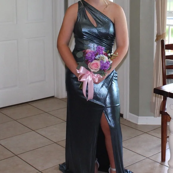 green emerald velvet dress Fabulouss Plus Size Long Formal Dress Plus Size Mac Duggal 68545 – The Dress  Outlet main image 1